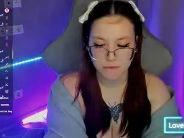 Chaturbate Live Sex Cam of kira_be11