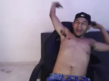 Chaturbate Live Sex Cam of kings_latins