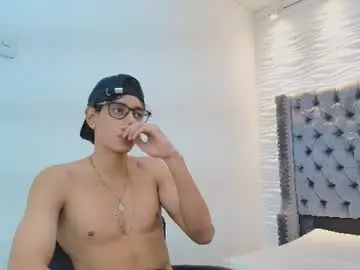 Chaturbate Live Porn of lenny_knox2