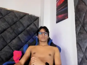 Chaturbate Best live sex cam show of liamkron