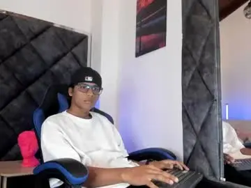 Chaturbate Live Sex Cam of liamkron