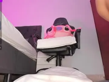 Chaturbate Live Sex Cam of evelynhoward23