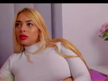 Chaturbate Live Sex Cam of emily_briston