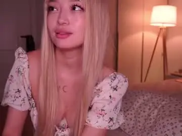 Chaturbate Live Sex Cam of jenny__lii