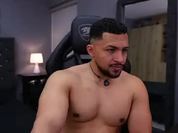 Chaturbate Live Sex Cam of loganmartinx
