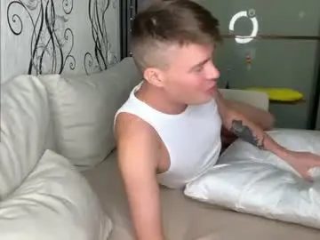 Chaturbate Nude Webcam of holy_eggs_00