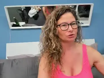 Chaturbate Sex Cam of izzymendosa