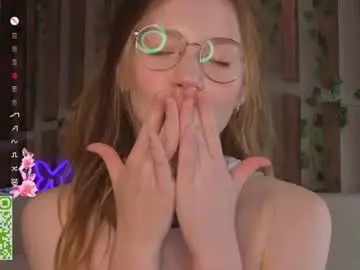 Chaturbate Adult Video Chat of lyra_thenymph