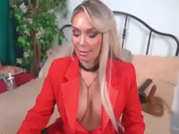 Chaturbate Live Sex Cam of isadoradunkan