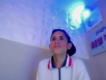 Chaturbate Free Live Porn of sombra_18