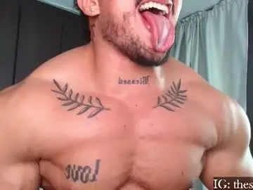 Chaturbate Live Sex Cam of nikolaylisin