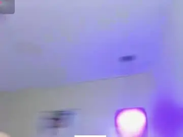 Chaturbate Live Sex Cam of littlee_mia