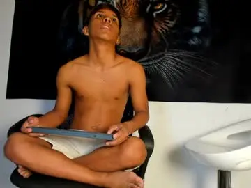 Chaturbate Sex Chat of tyler_navas