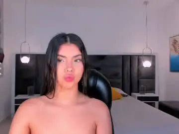 Chaturbate Live Porn of mialaurence_
