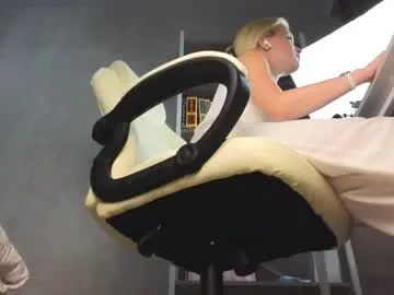 Chaturbate Live Porn of marietta__castro