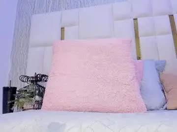 Chaturbate Watch Live Sex Cams of hillary_uckerman_
