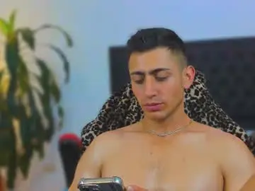 Chaturbate Best live sex cam show of zachpri20