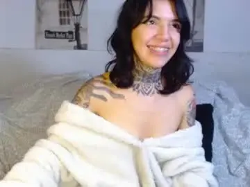 Chaturbate Live Sex Cam of lunai_gh