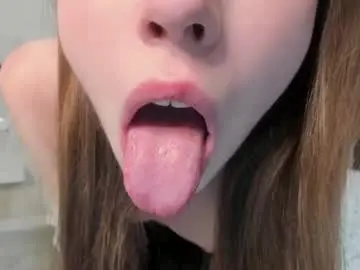 Chaturbate Adult Video Chat of summmer_baby