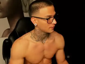 Chaturbate Free Porn Cam of ethan_devis7