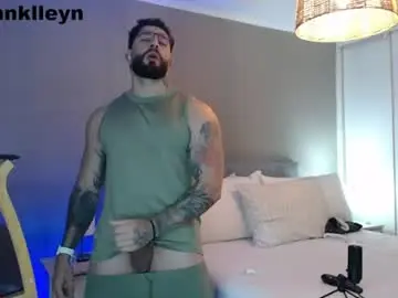 Chaturbate Best live sex cam show of johnklleyn
