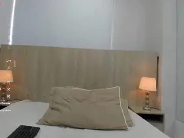 Chaturbate Live Sex Cam of mia_mercier
