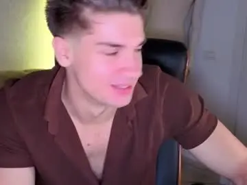 Chaturbate Live Sex Cam of maxkaiden