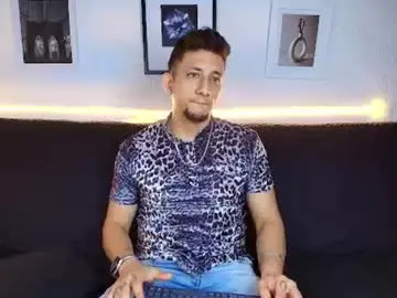Chaturbate Best live sex cam show of emiliocum_24
