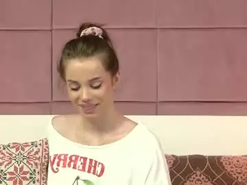 Chaturbate Live Sex Cam of lunnahayes