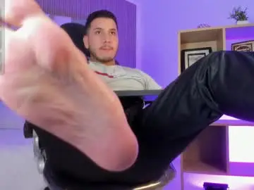 Chaturbate Live Sex Cam of axel_grey_