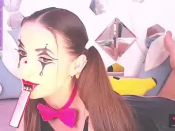 Chaturbate Live Sex Cam of lexi_kiss