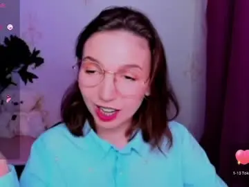 Chaturbate Adult Webcam of kindhazelhere_