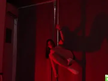 Chaturbate Live Sex Cam of connie_monus