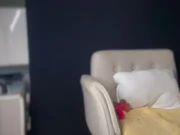Chaturbate Free Porn Cam of ema_lov3