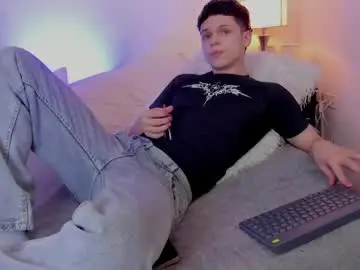 Chaturbate Live Sex Cam of mykelcano