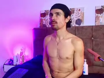 Chaturbate Sex Chat of ethan_briggs