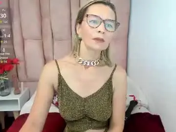 Chaturbate Best Webcam of issa_milf__