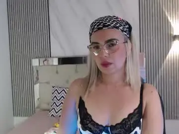 Chaturbate Live Sex Cam of julieta__fox_