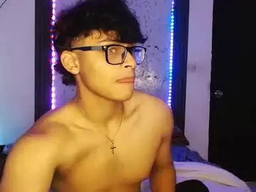 Chaturbate Live Sex Cam of mr_yisuz