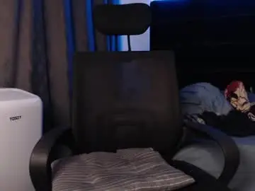 Chaturbate Free Live Porn of andrewmhilton_