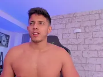 Chaturbate Live Sex Cam of ashton_coleman_