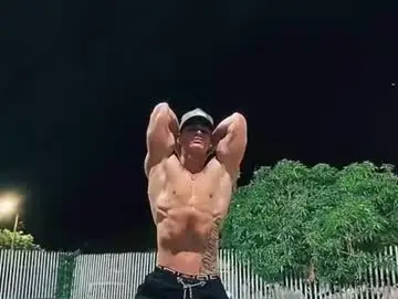 Chaturbate Live Sex Cam of chris_angel01