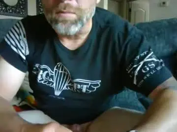 Chaturbate Live Sex Cam of johnnydeep875731