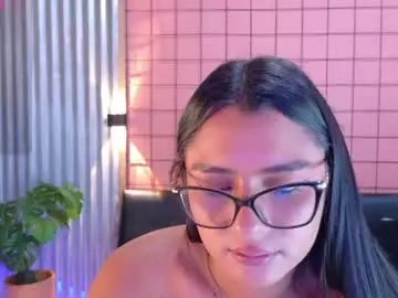 Chaturbate Live Sex Cam of mensia_hernandez