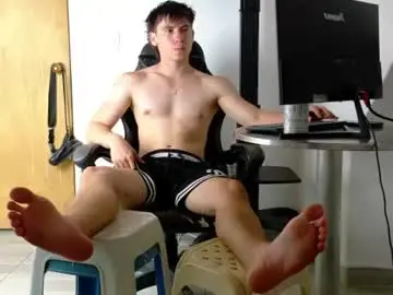 Chaturbate Free Porn Cam of harry_brown2324
