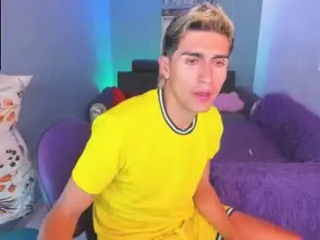 Chaturbate Live Sex Cam of latin_boysxxx_