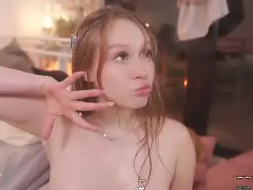 Chaturbate Live Sex Cam of milky_0