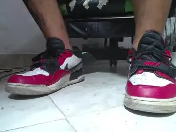 Chaturbate Free Porn Cam of srfindomfeet_
