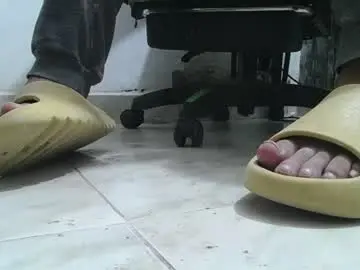 Chaturbate Free Porn Cam of srfindomfeet_