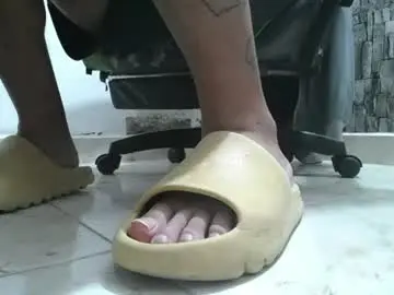 Chaturbate Best live sex cam show of srfindomfeet_